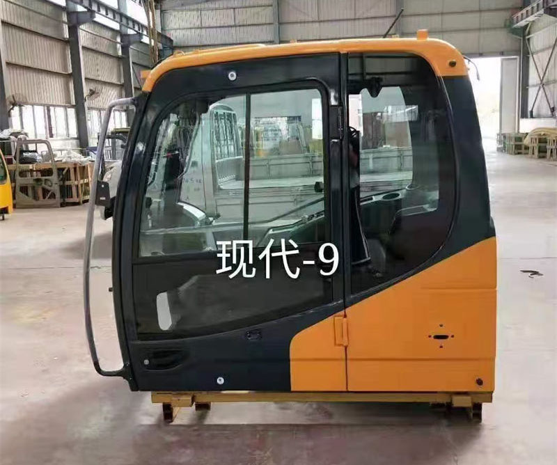 现代-9驾驶室.jpg