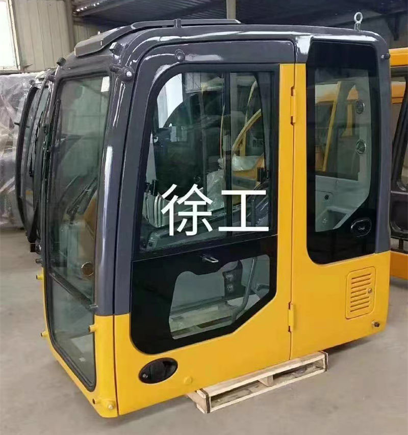 徐工驾驶室.jpg